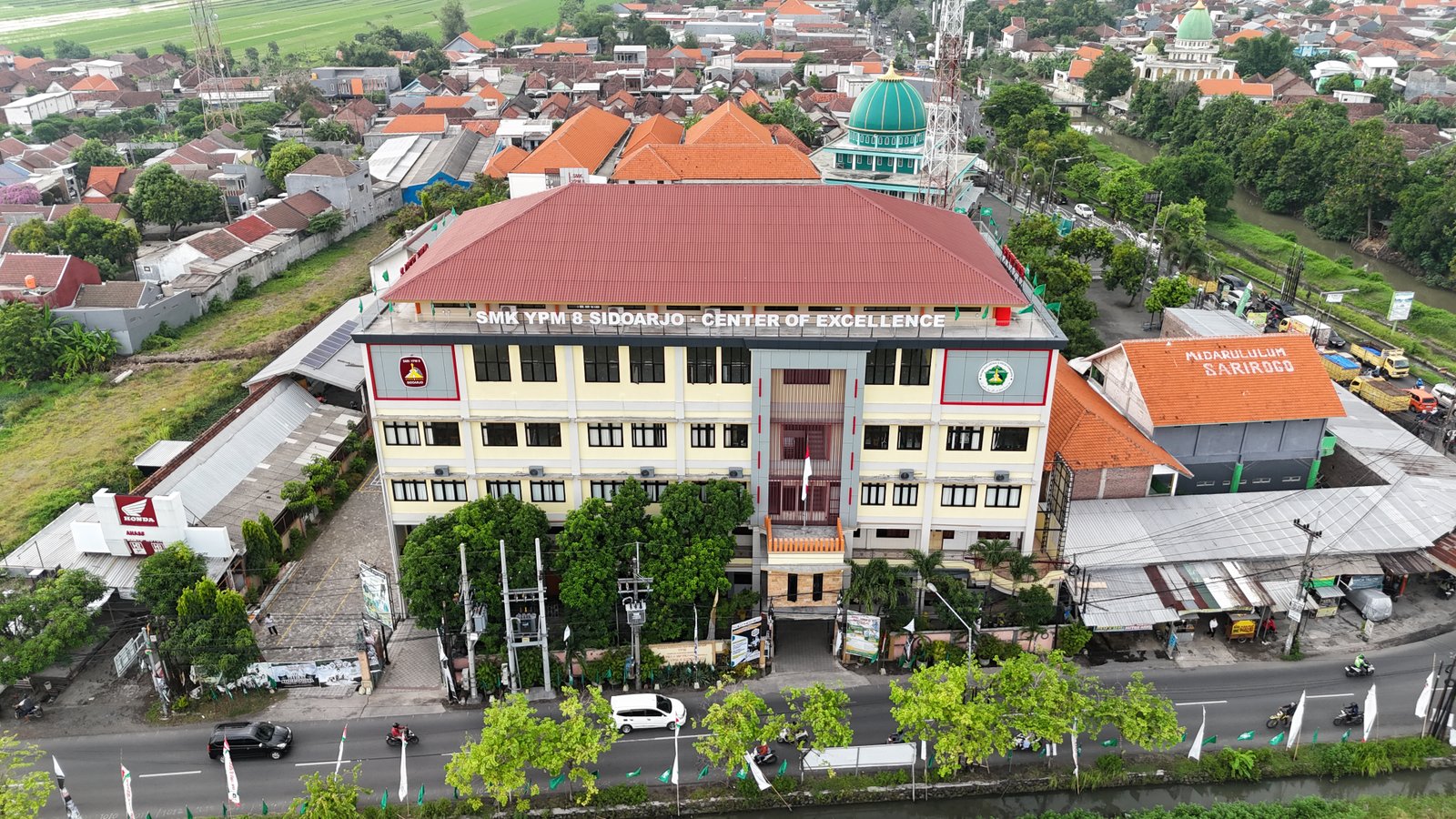 Lingkungan SMK YPM 11 WONOAYU
